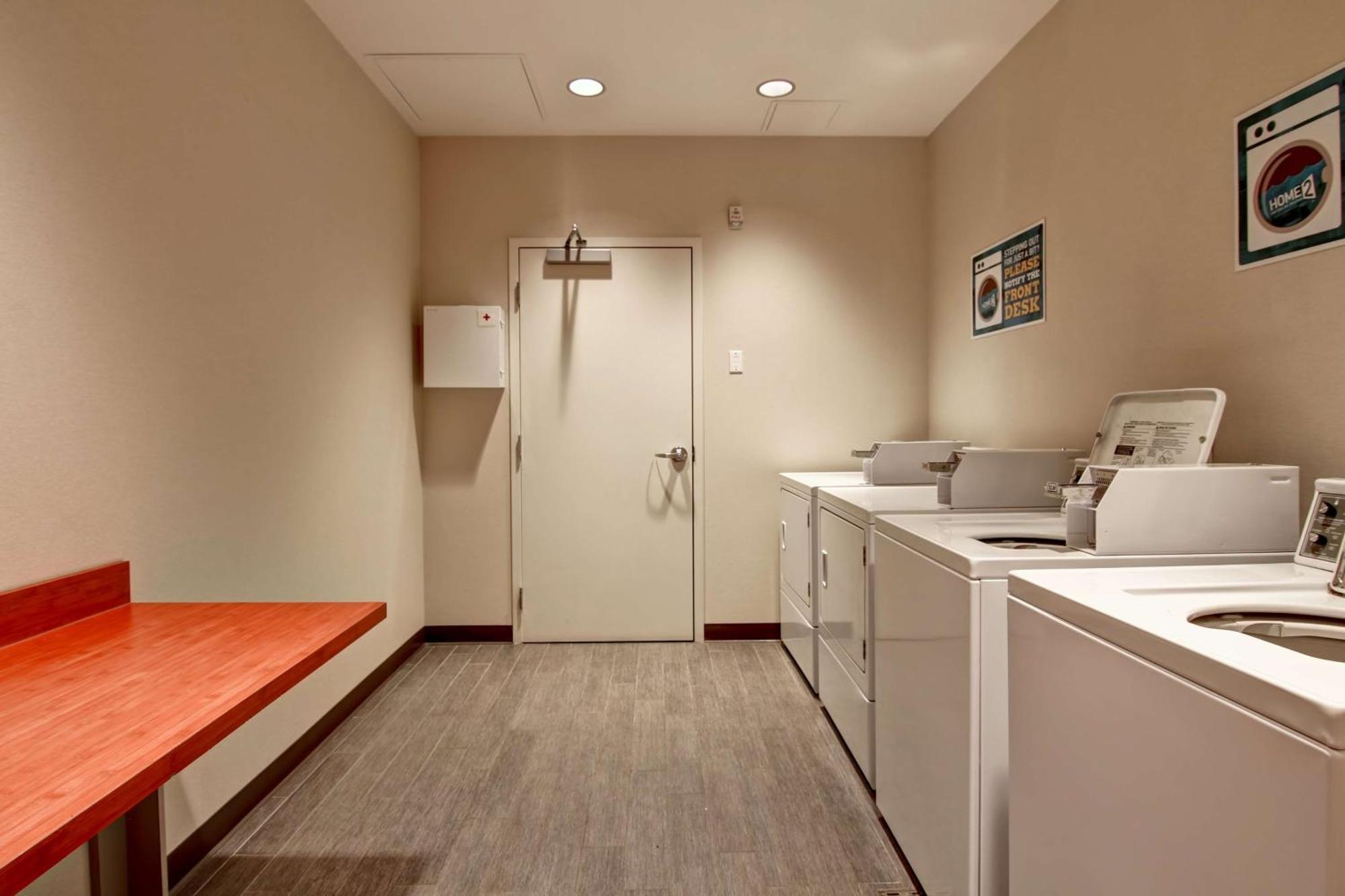 Home2 Suites By Hilton West Edmonton Buitenkant foto